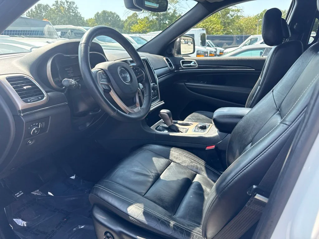 Used 2017 White Jeep Limited image 3