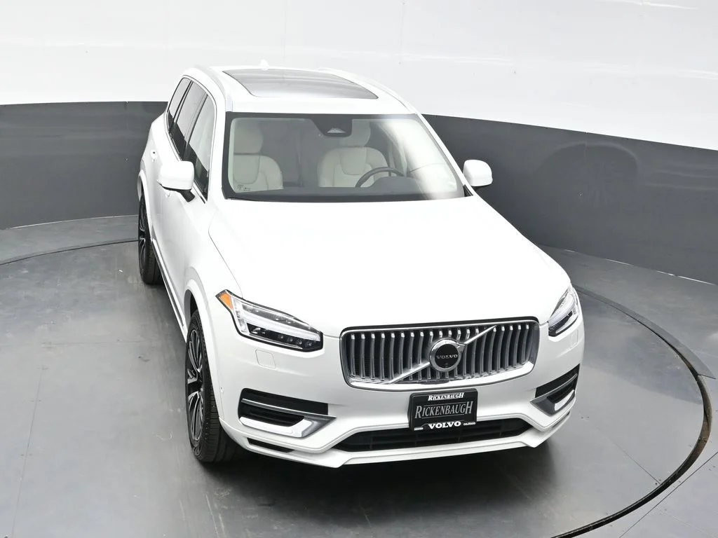 Certified Used 2025 Crystal White Volvo Plus image 32