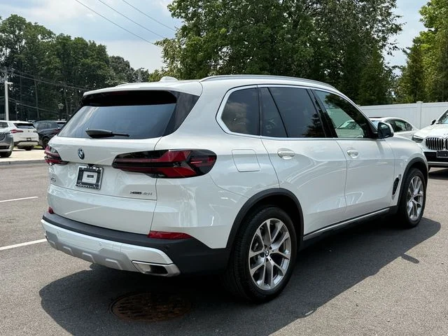 Used 2026 Alpine White BMW xDrive40i image 5