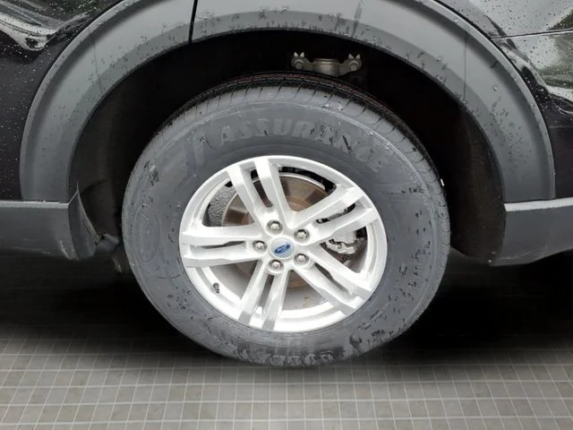 Used 2023 Black Ford XLT image 13