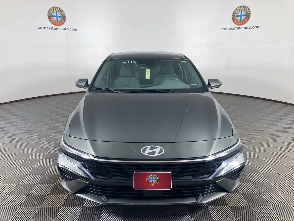 2025 Hyundai Elantra SEL - Photo 16