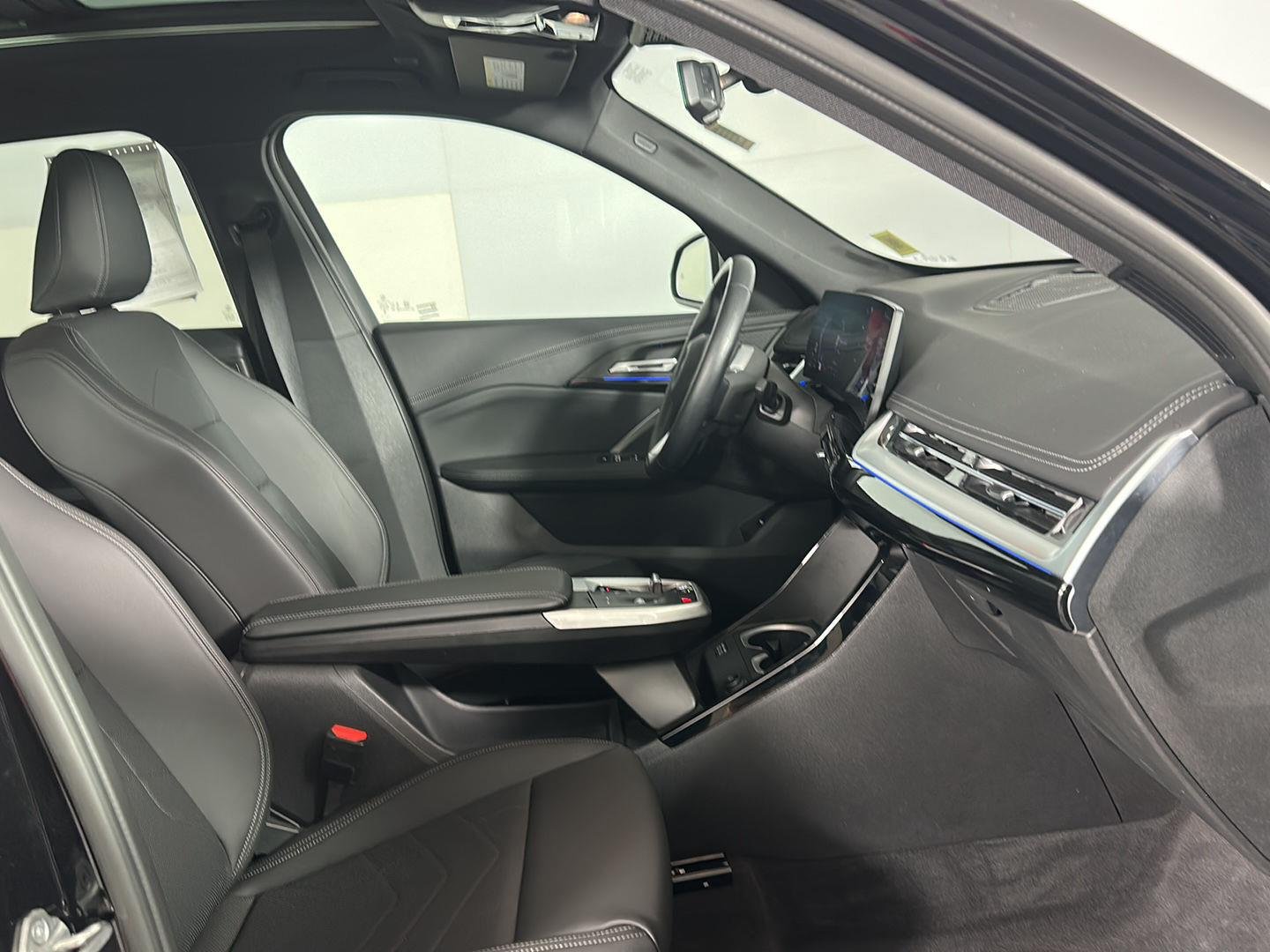 Used 2023 Jet Black BMW xDrive28i image 28