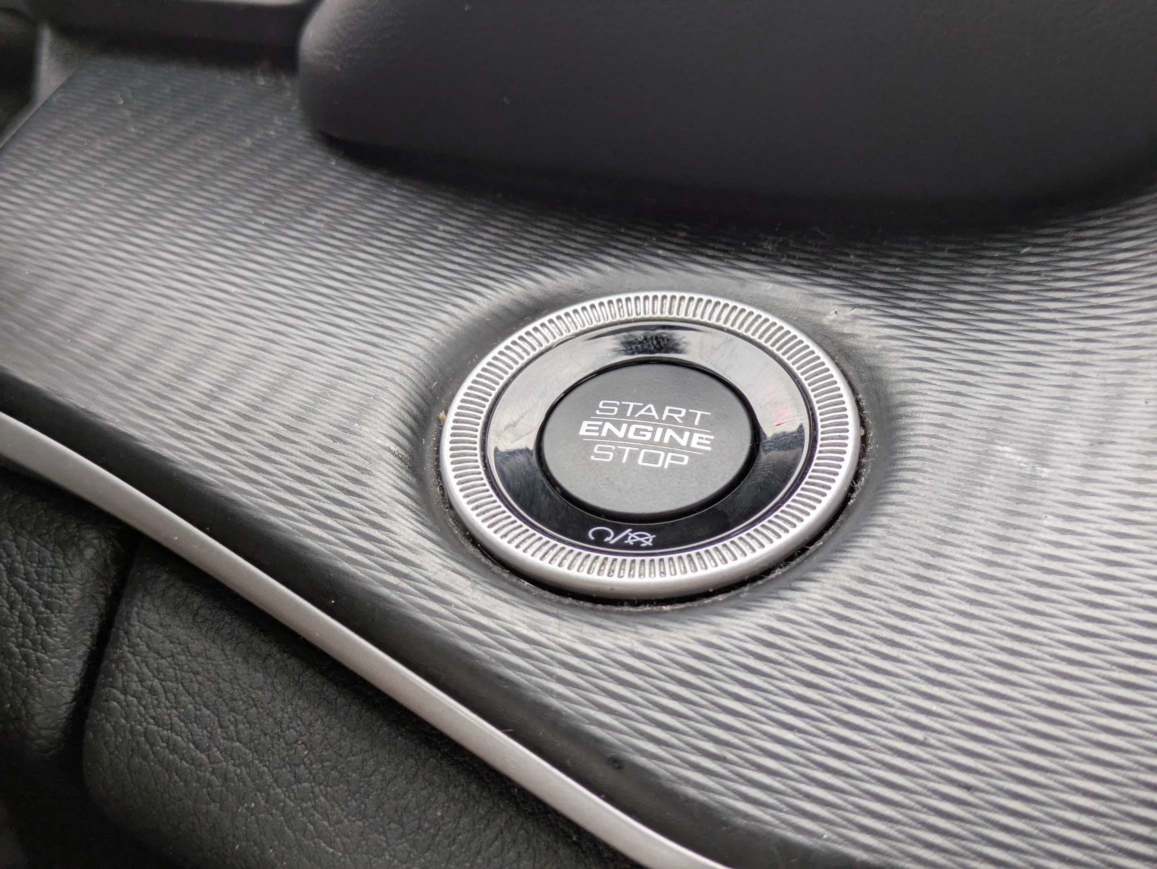 Used 2023 White Jeep Laredo image 24