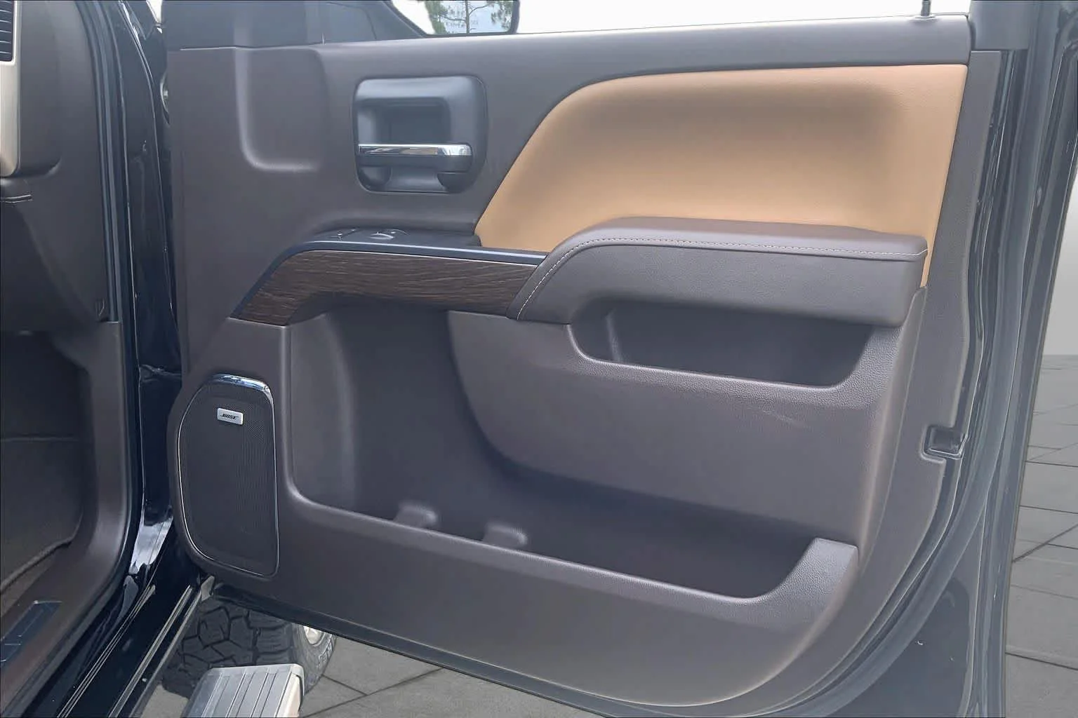 Used 2017 Onyx Black GMC Denali image 23