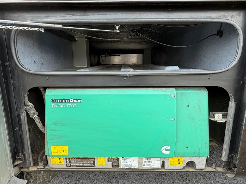 Used 2014  Tiffin  image 19