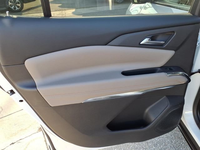 Used 2026 Summit White Chevrolet LT image 16