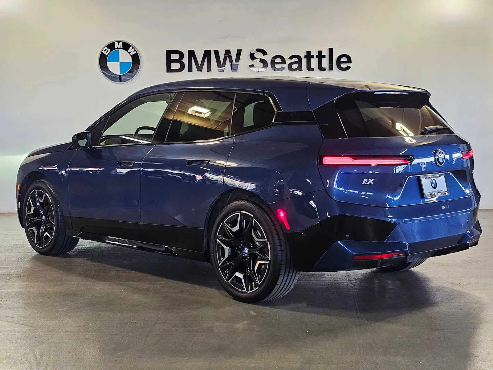 Certified Used 2024 Phytonic Blue Metallic BMW xDrive50 image 4