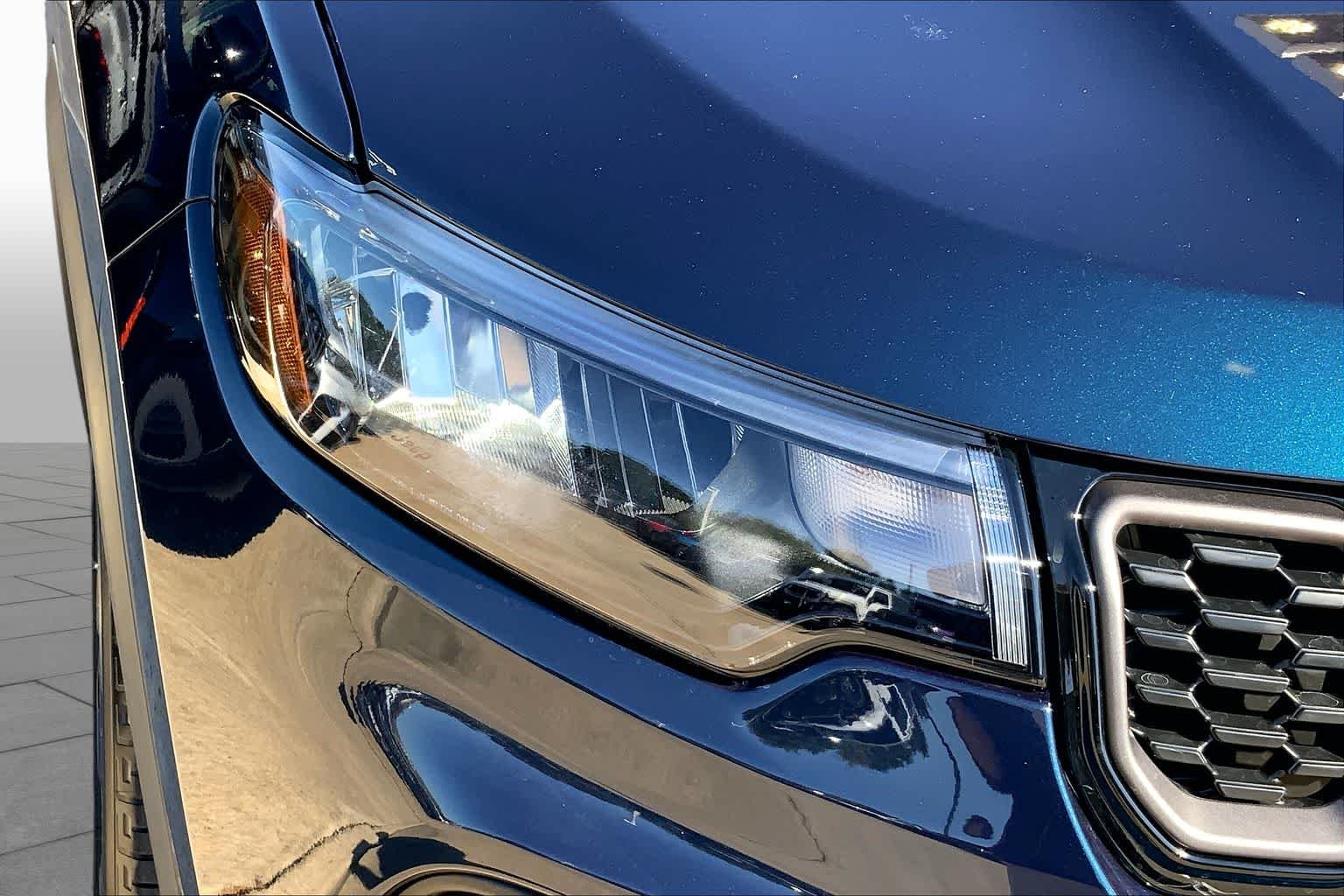 New 2026 Fathom Blue Pearl-Coat Exterior Paint Jeep Latitude image 13