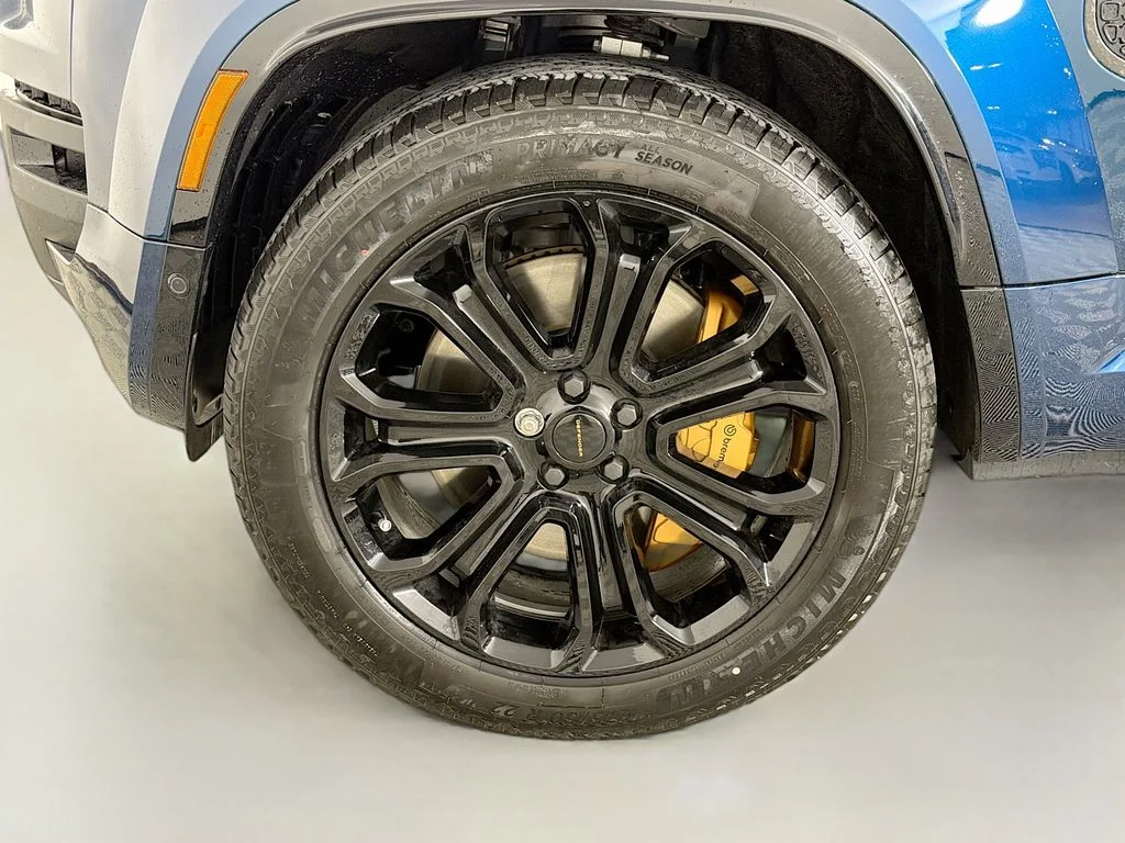 New 2026 Sargasso Blue Land Rover  OCTA image 33