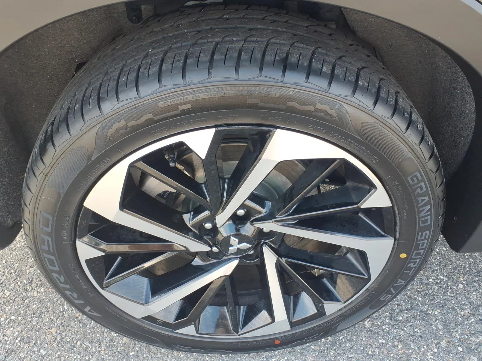 Used 2024 Graphite Gray Mitsubishi SE image 11