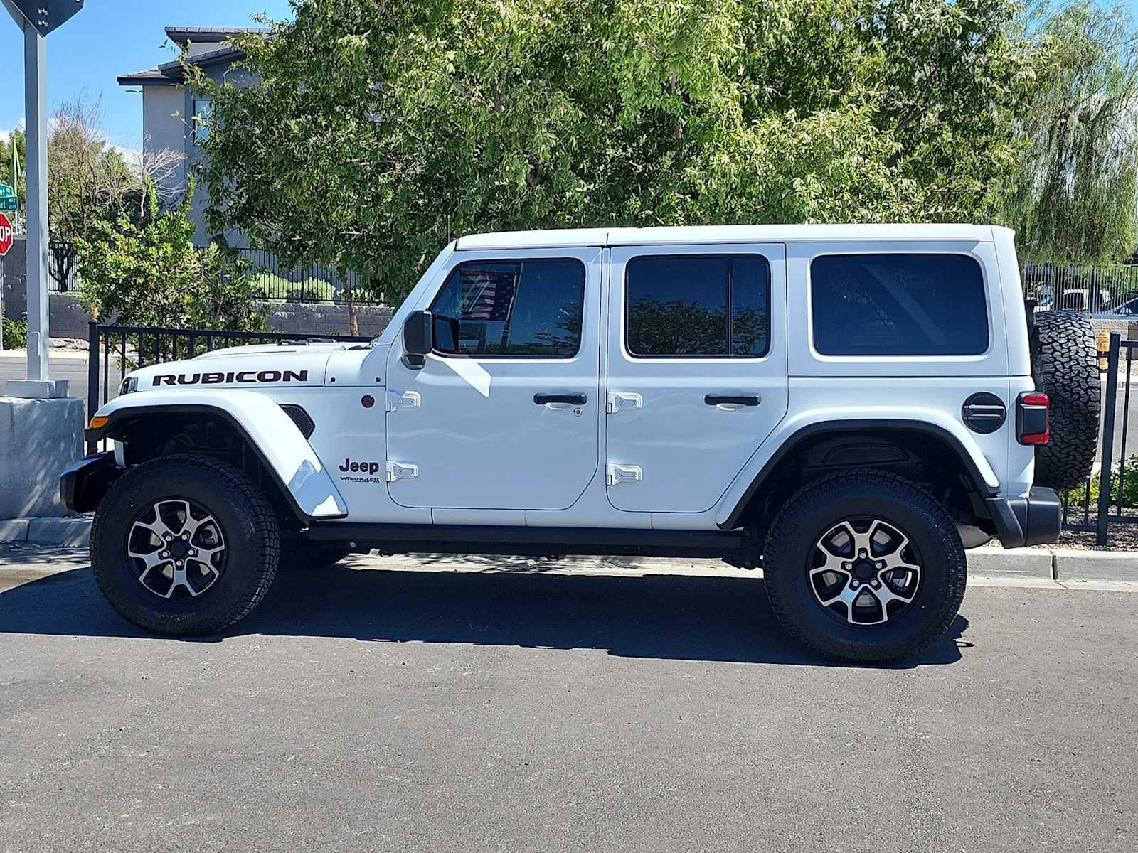 Used 2019 Bright White Clearcoat Jeep Rubicon image 5