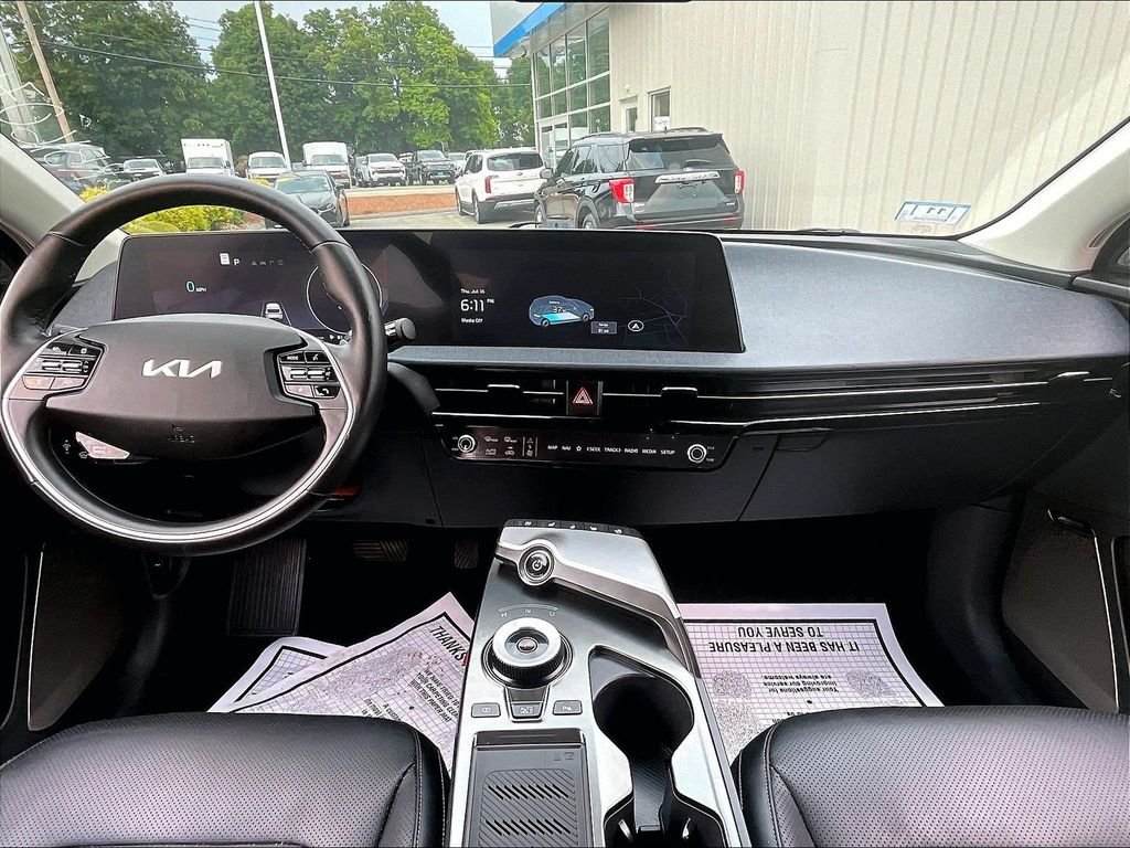 Used 2024 Blue Kia Wind image 21