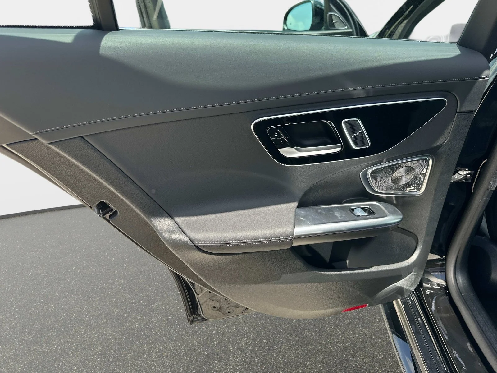 2025 Mercedes-Benz C-Class Sedan C 300 - Photo 11