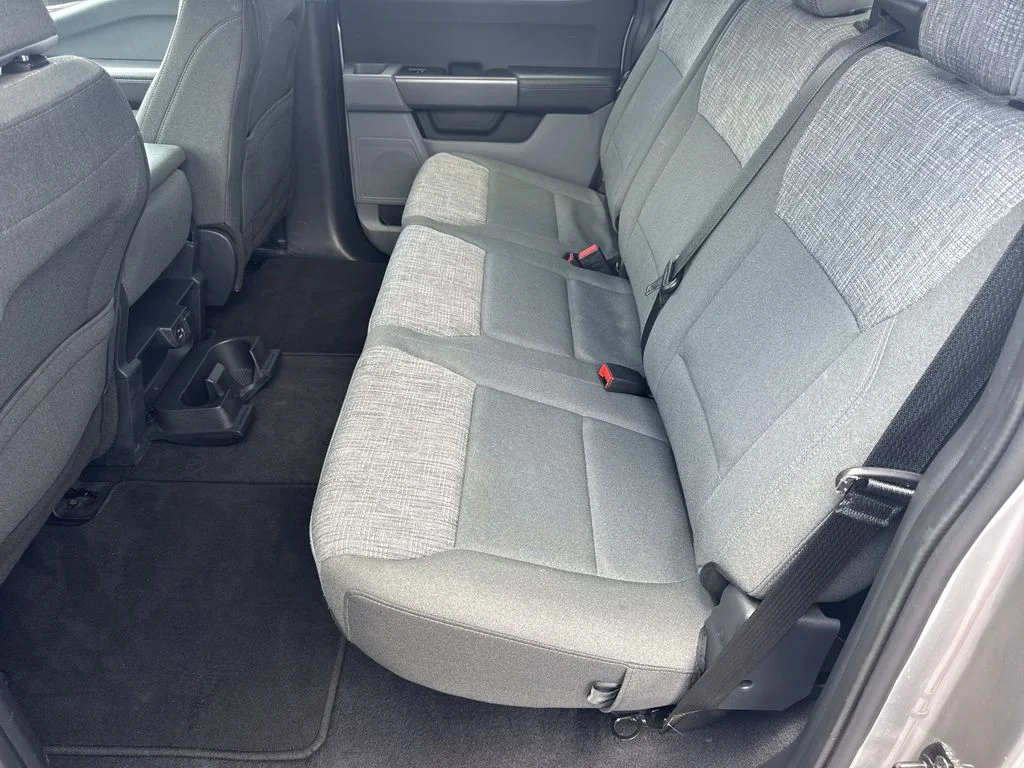 Used 2023 Silver Ford XLT image 19