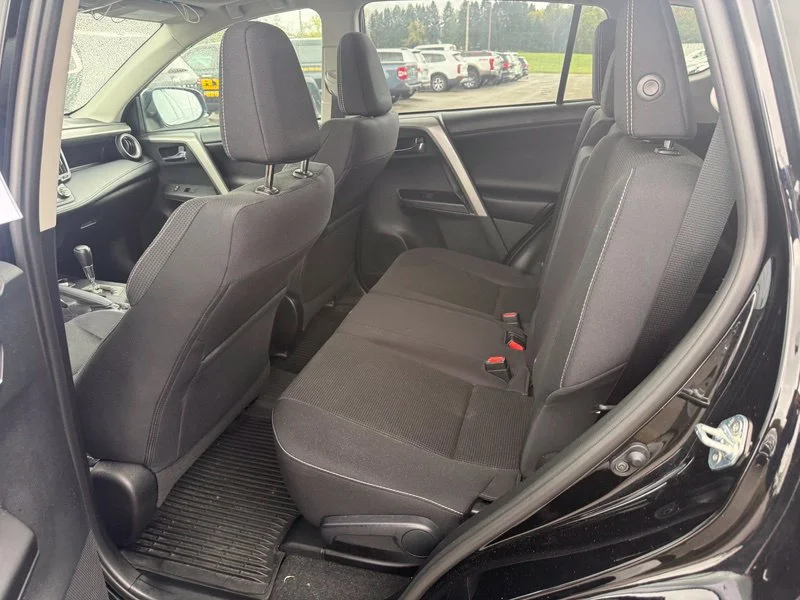 Used 2018 Black Toyota XLE image 5
