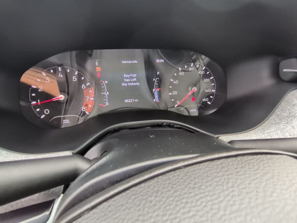 Used 2022 White Jeep Latitude image 22