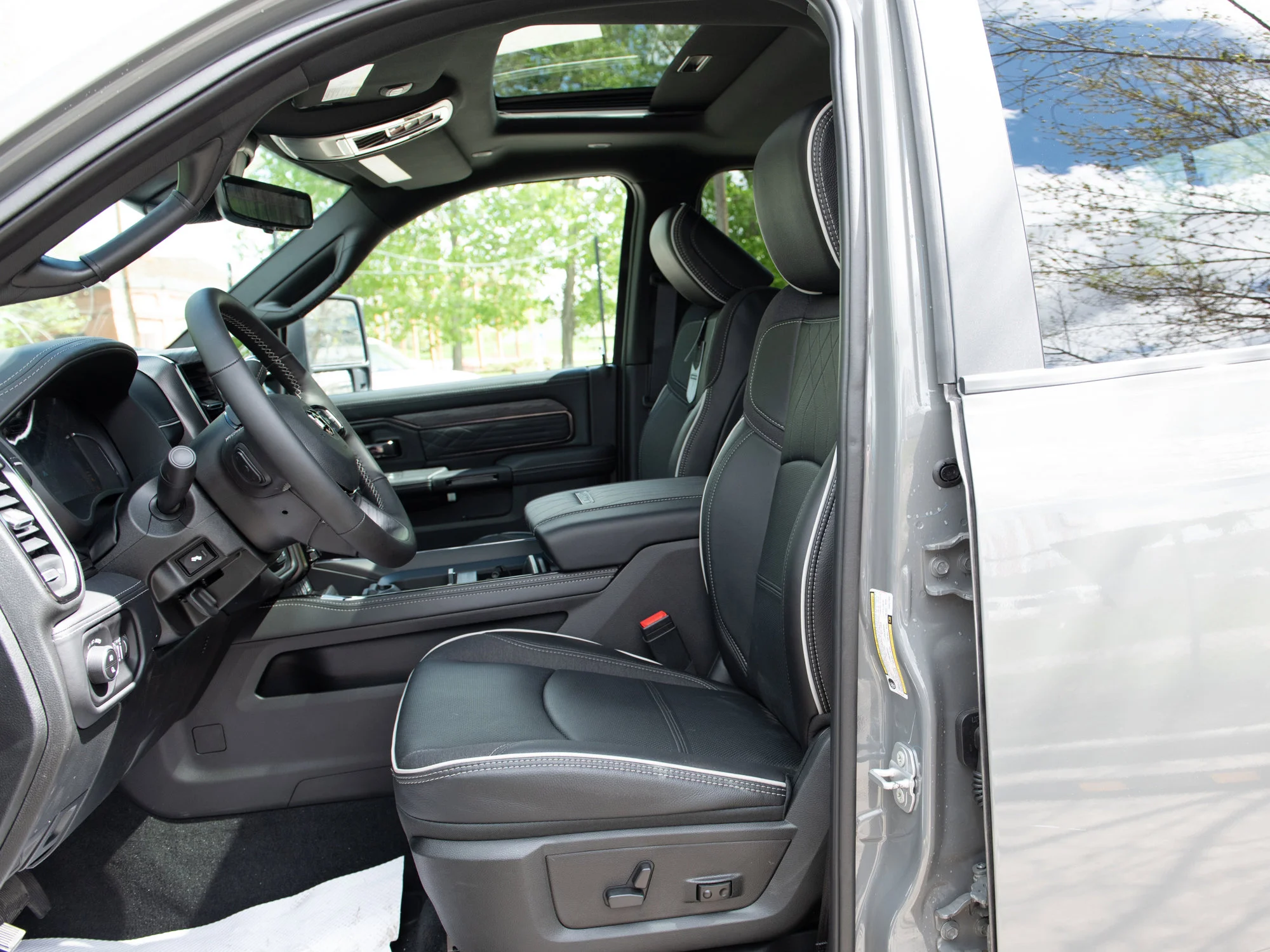 New 2026 Grey RAM Limited* image 25