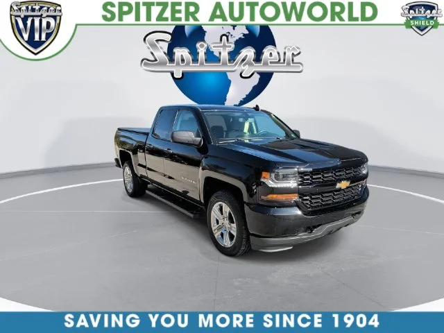 Used 2018 Black Chevrolet Custom image 4