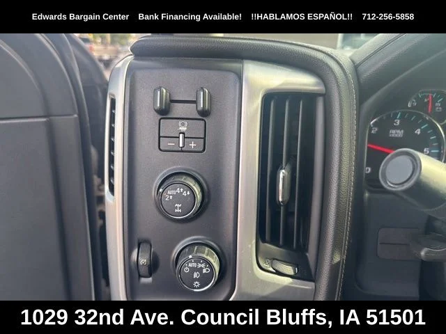 Used 2017 White GMC SLE image 18