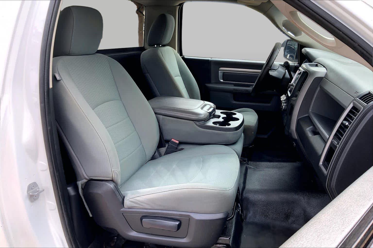 Used 2016 Bright White Clearcoat Ram Tradesman image 9
