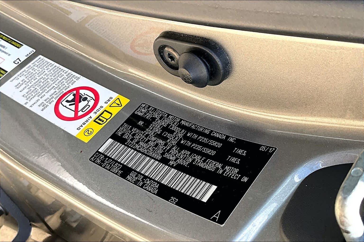 Used 2017 Atomic Silver Lexus  image 35