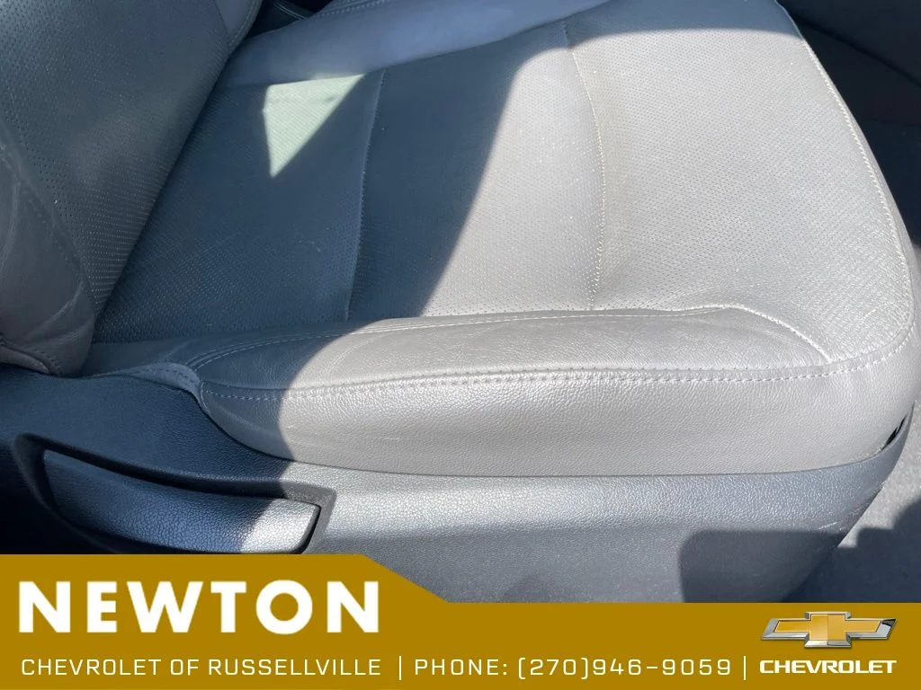 Used 2014 Black Onyx Pearl Hyundai Limited image 25