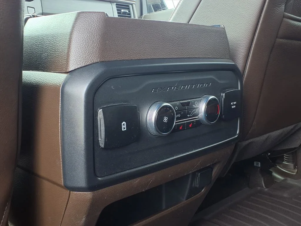 Used 2024 Black Metallic Ford King Ranch image 27