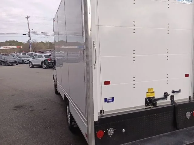 New 2026 Oxford White Ford Cutaway image 5