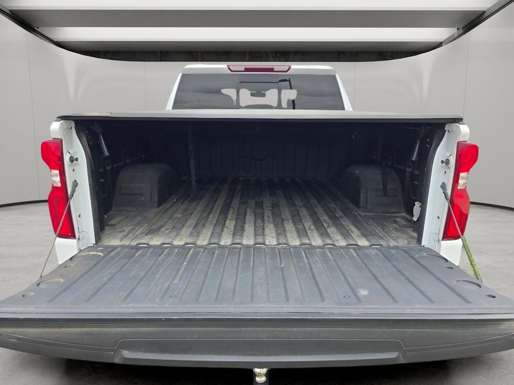 Used 2022 Summit White Chevrolet LTZ image 28