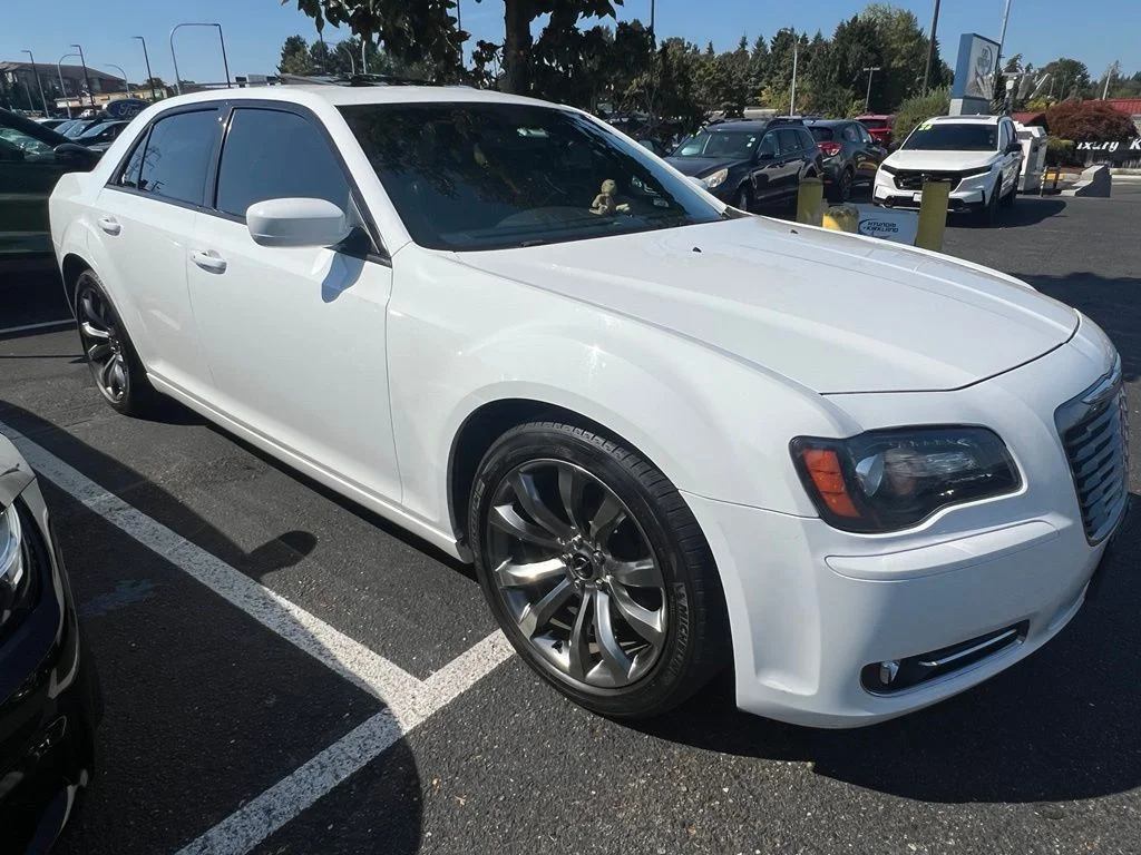 Used 2014 Bright White Clearcoat Chrysler S image 8
