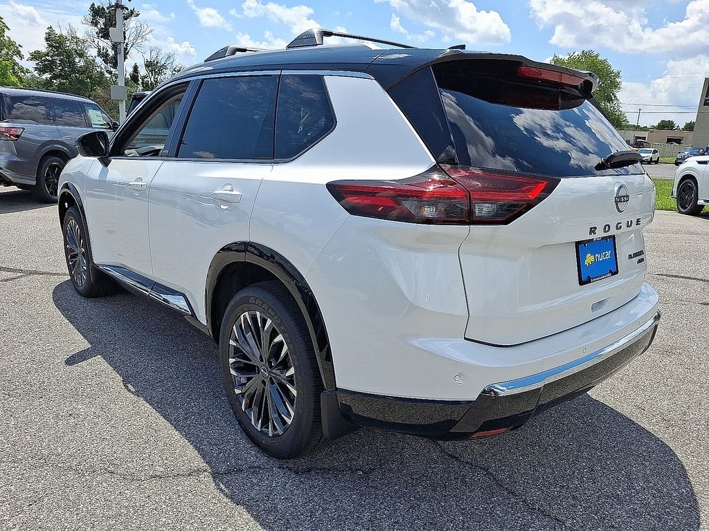 New 2026 Everest White Pearl TriCoat / Super Black Two-tone Nissan Platinum image 3