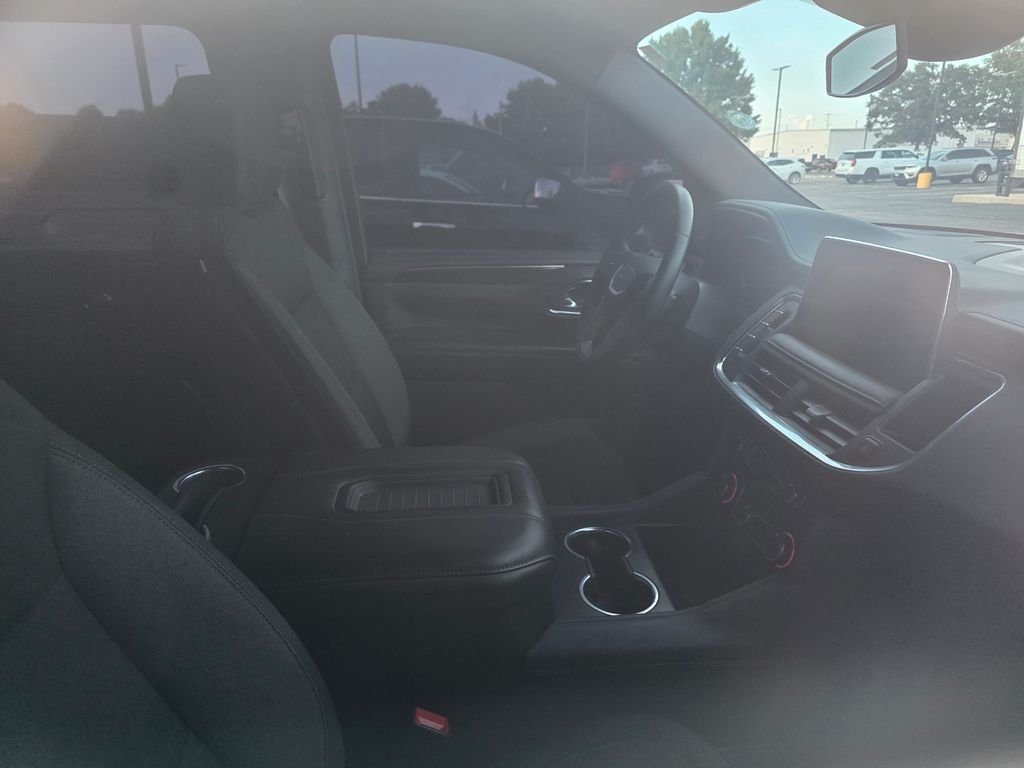 Used 2024 Midnight Blue Metallic GMC SLE image 4