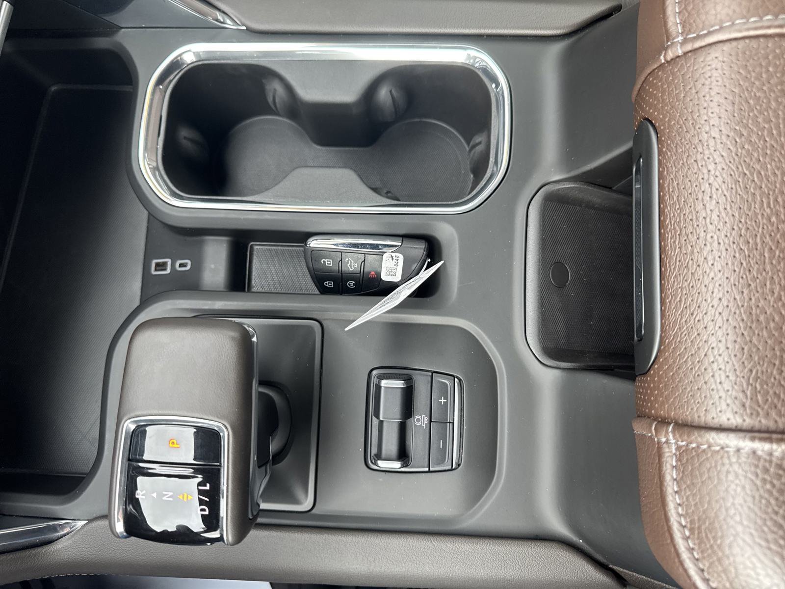 Used 2024 White GMC Denali image 16