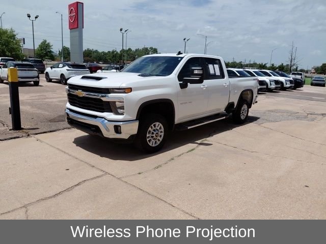 Used 2025 White Chevrolet LT image 8