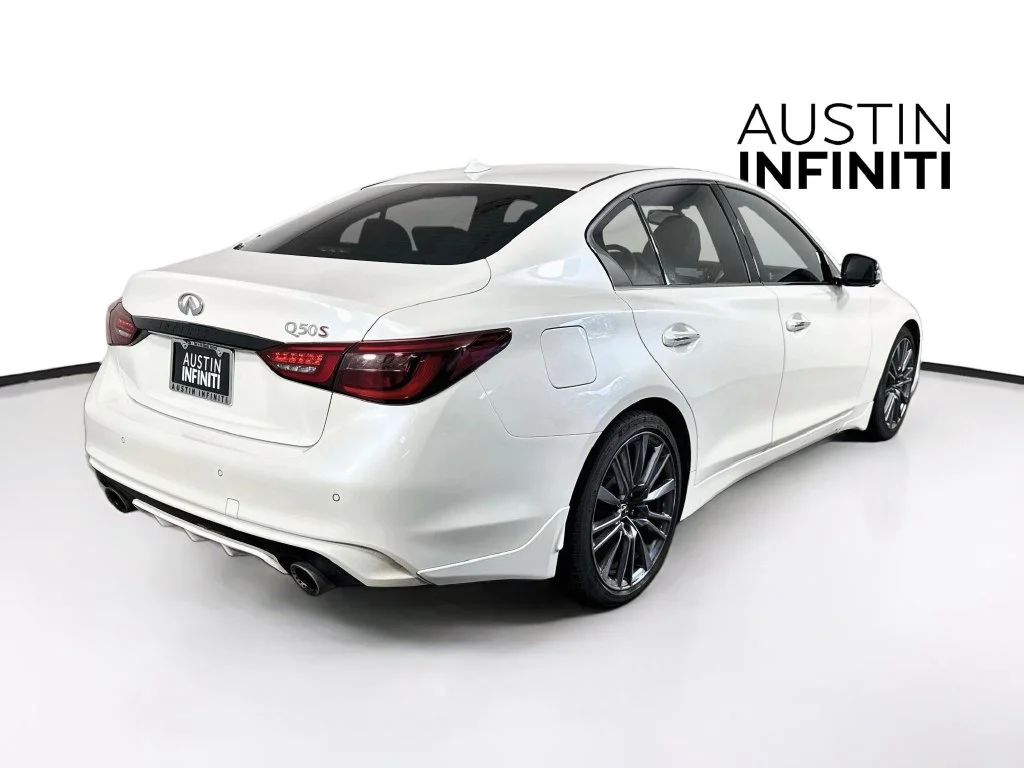 Certified Used 2023 White INFINITI Red Sport 400 image 10