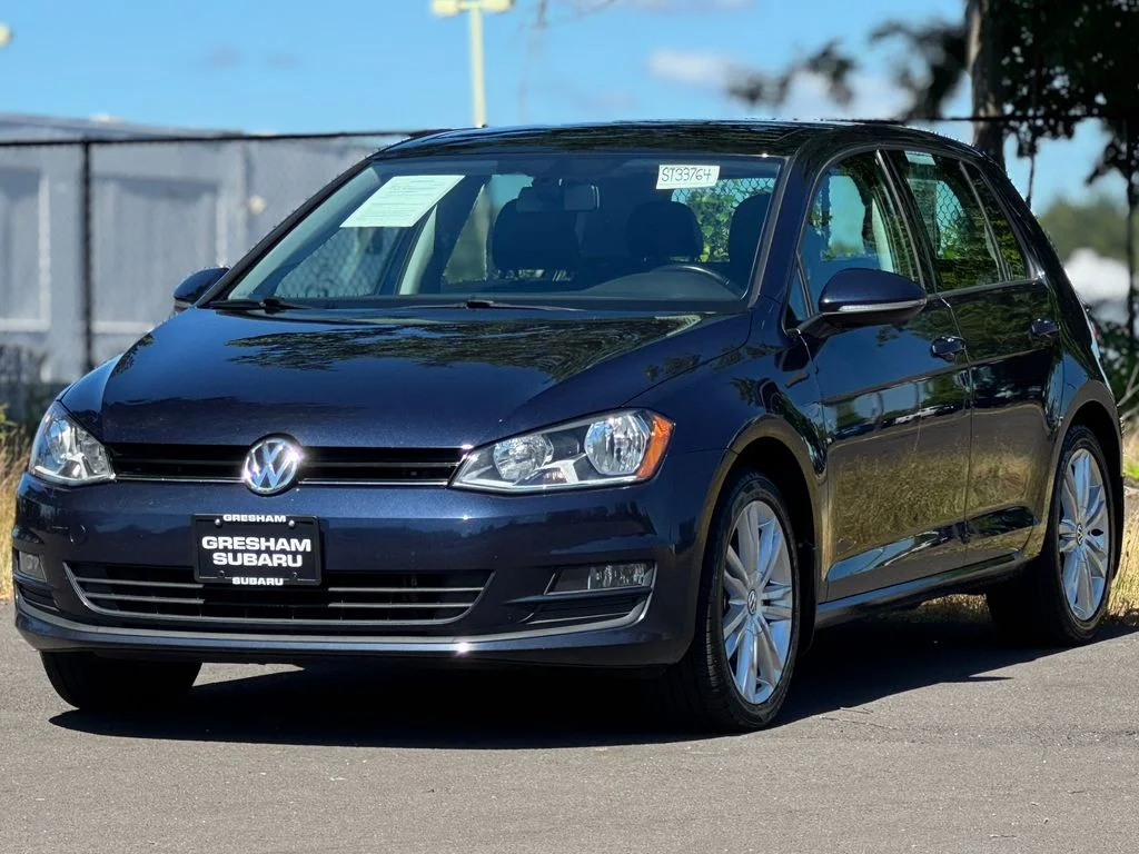 Used 2016 Night Blue Metallic Volkswagen TSI SE 4-Door image 3