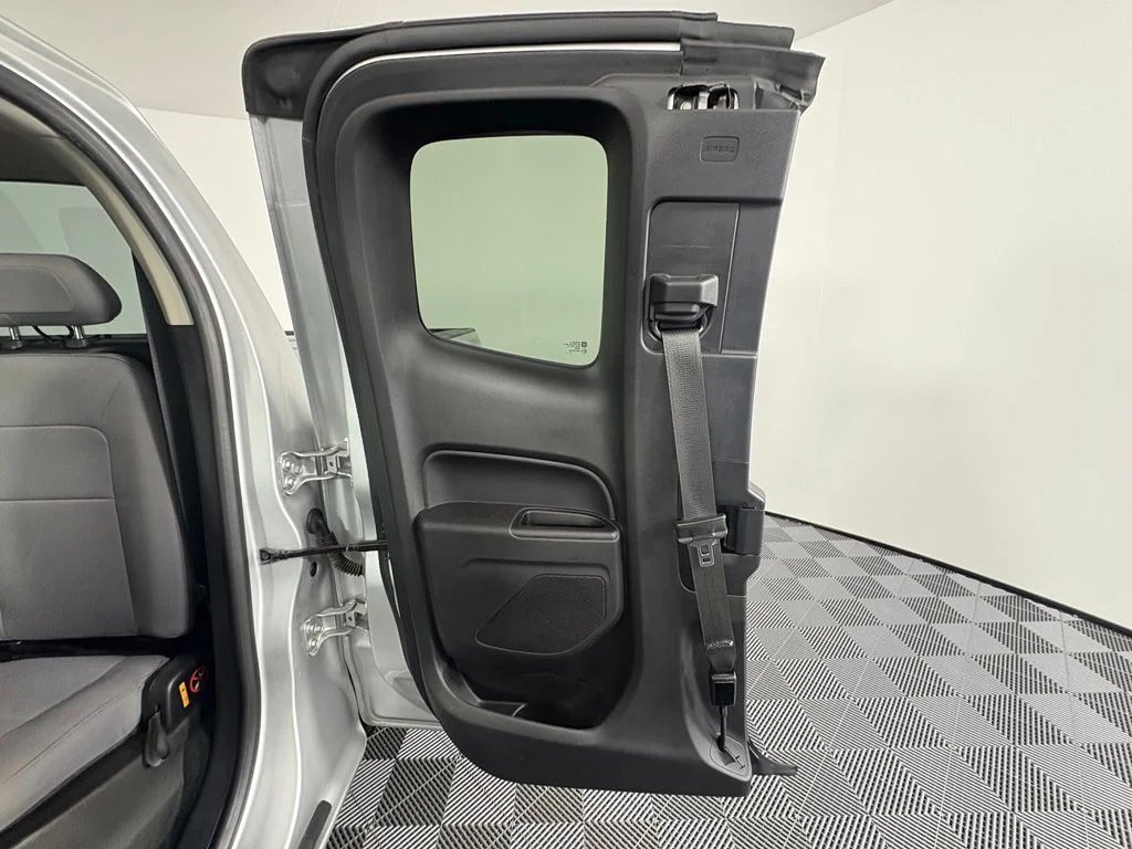 Used 2018 Silver Chevrolet Work Truck image 19