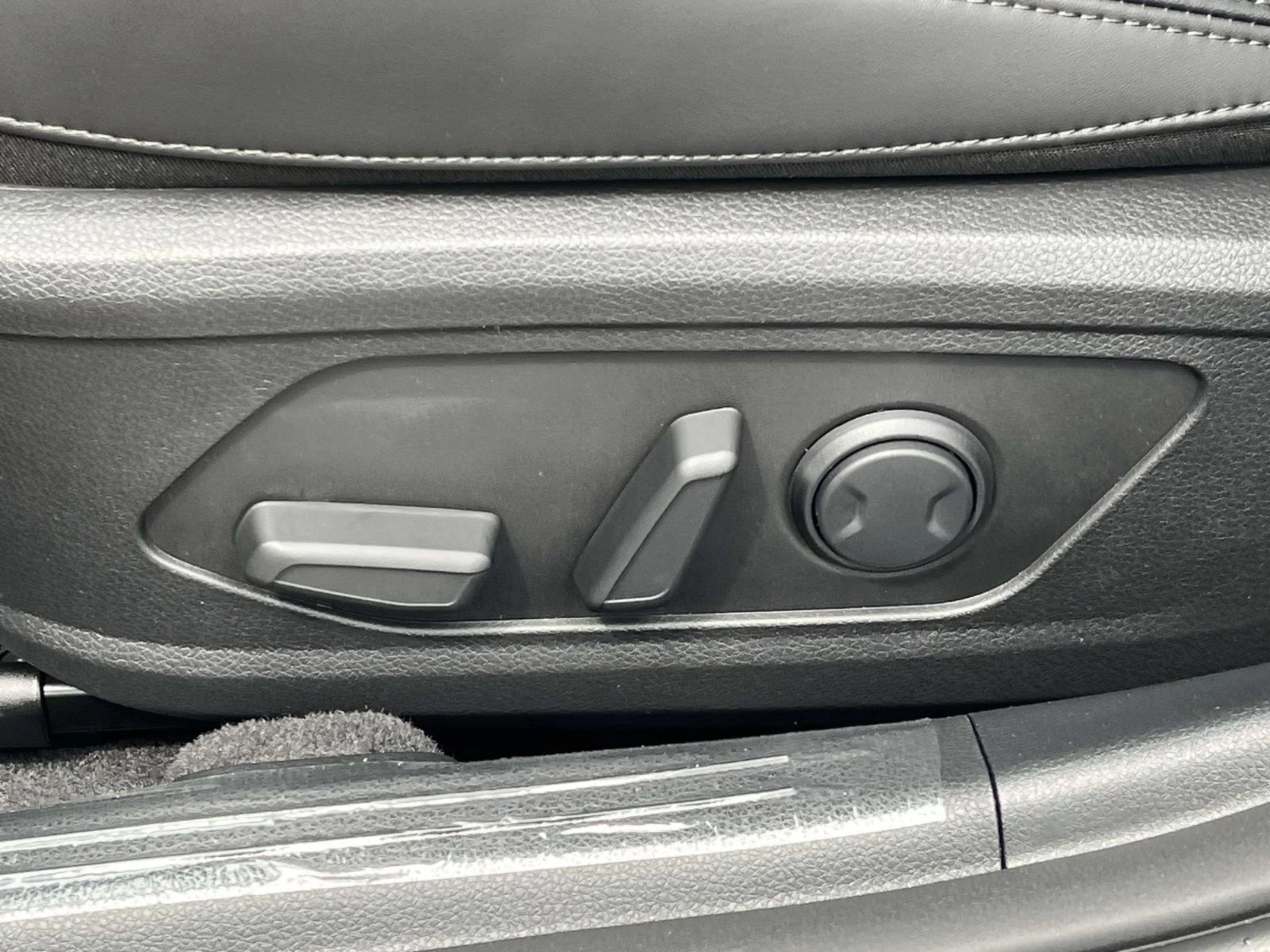New 2026 Interstellar Gray Kia EX image 21