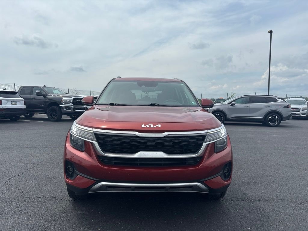 Used 2022 Orange Kia S image 8