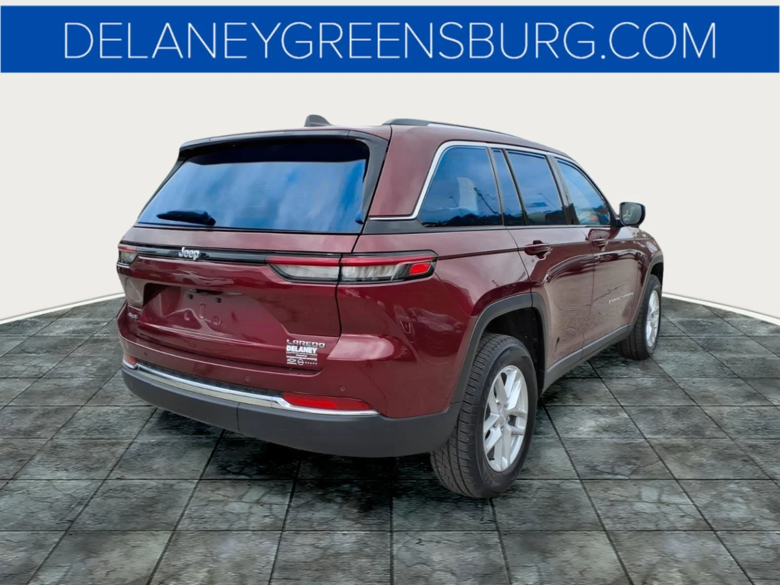Used 2023 Velvet Red Pearlcoat Jeep Laredo image 3