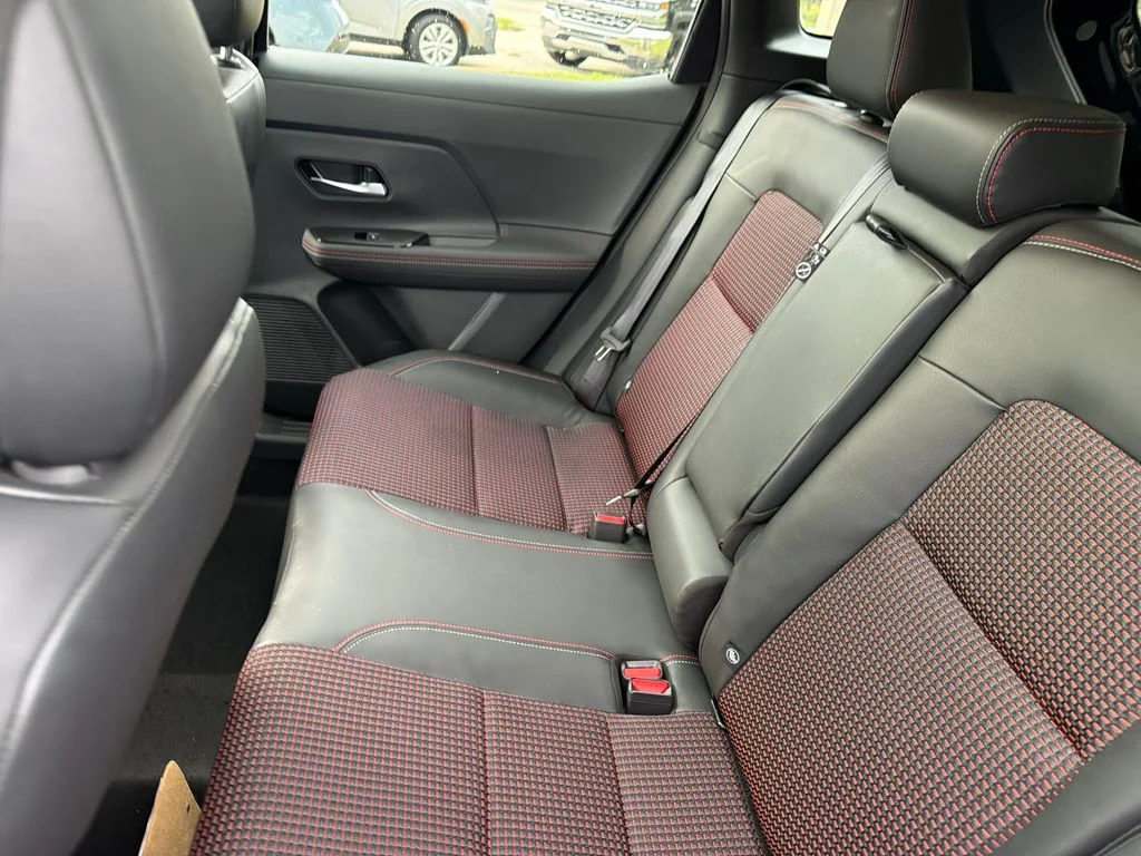 Used 2025 Black Nissan SR image 32