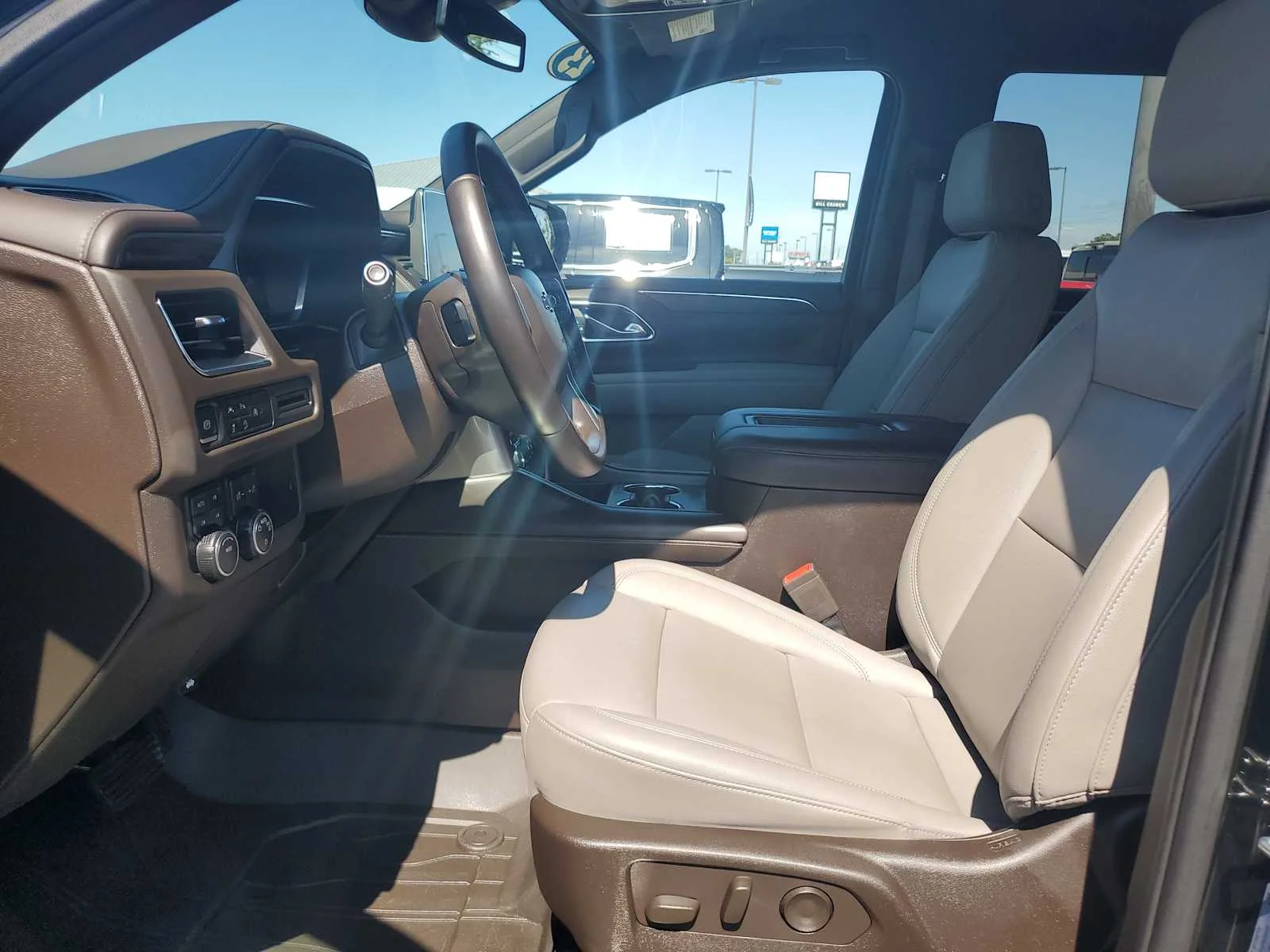 Used 2023 Black Chevrolet Z71 image 15
