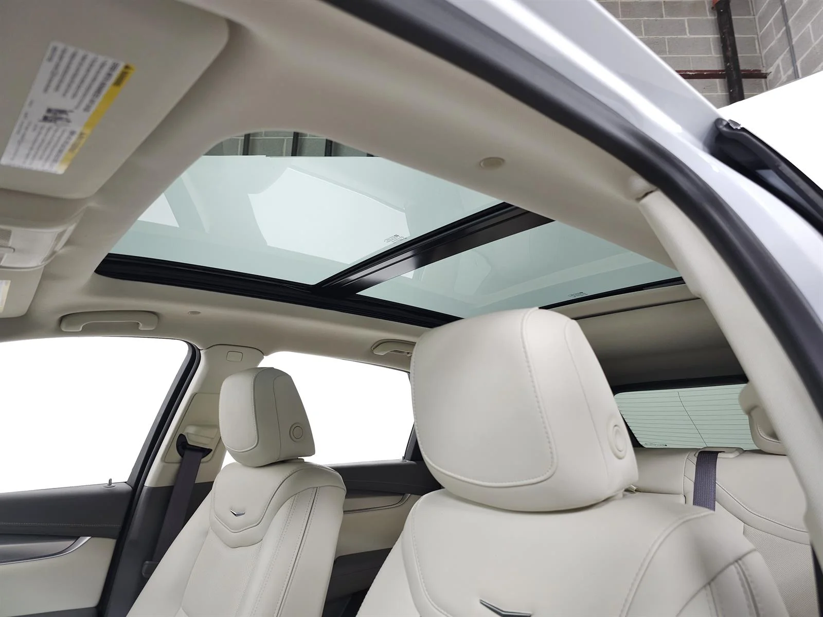 Used 2025 White Cadillac Premium Luxury image 19