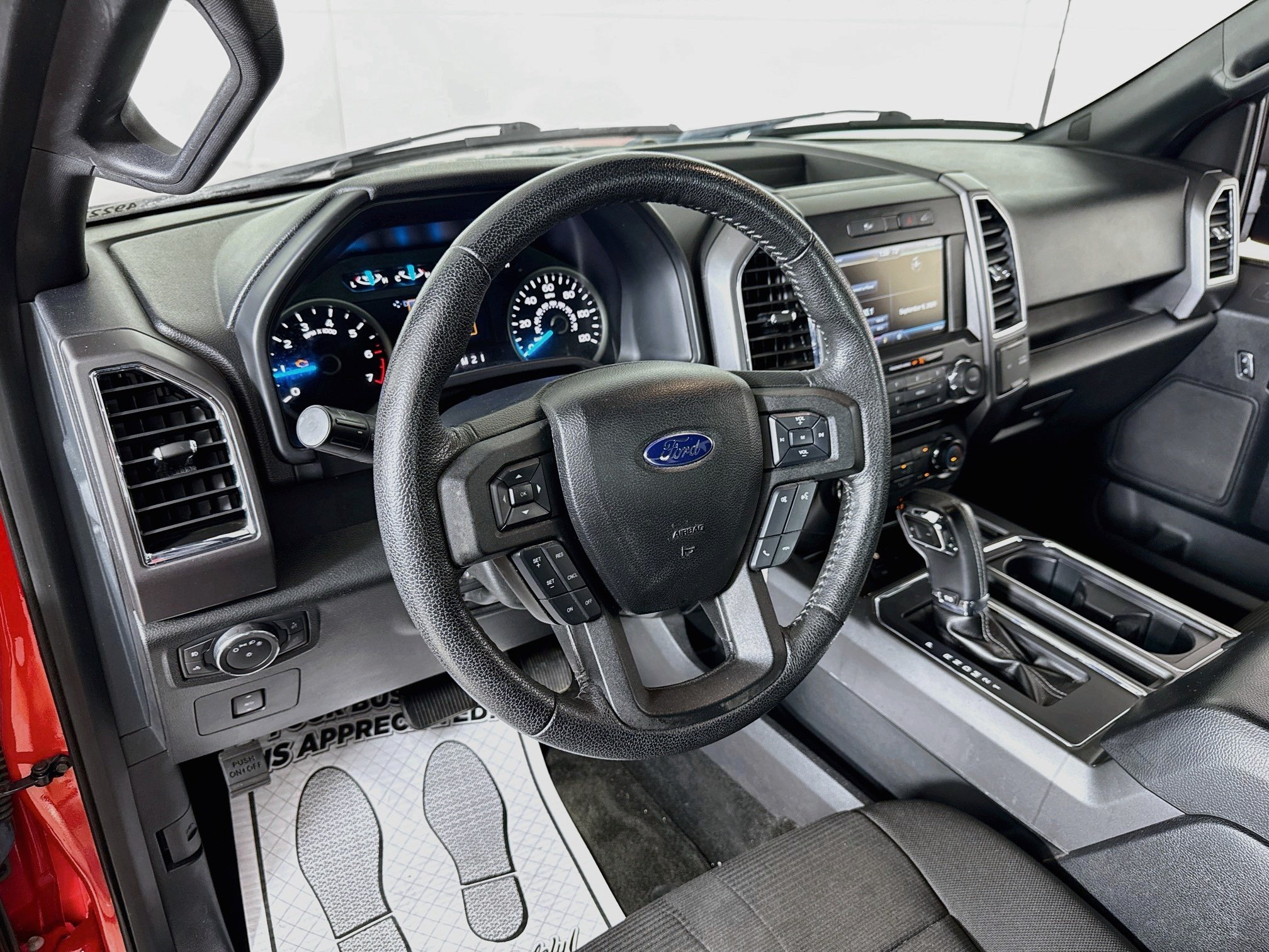Used 2015 Race Red Ford XLT image 9