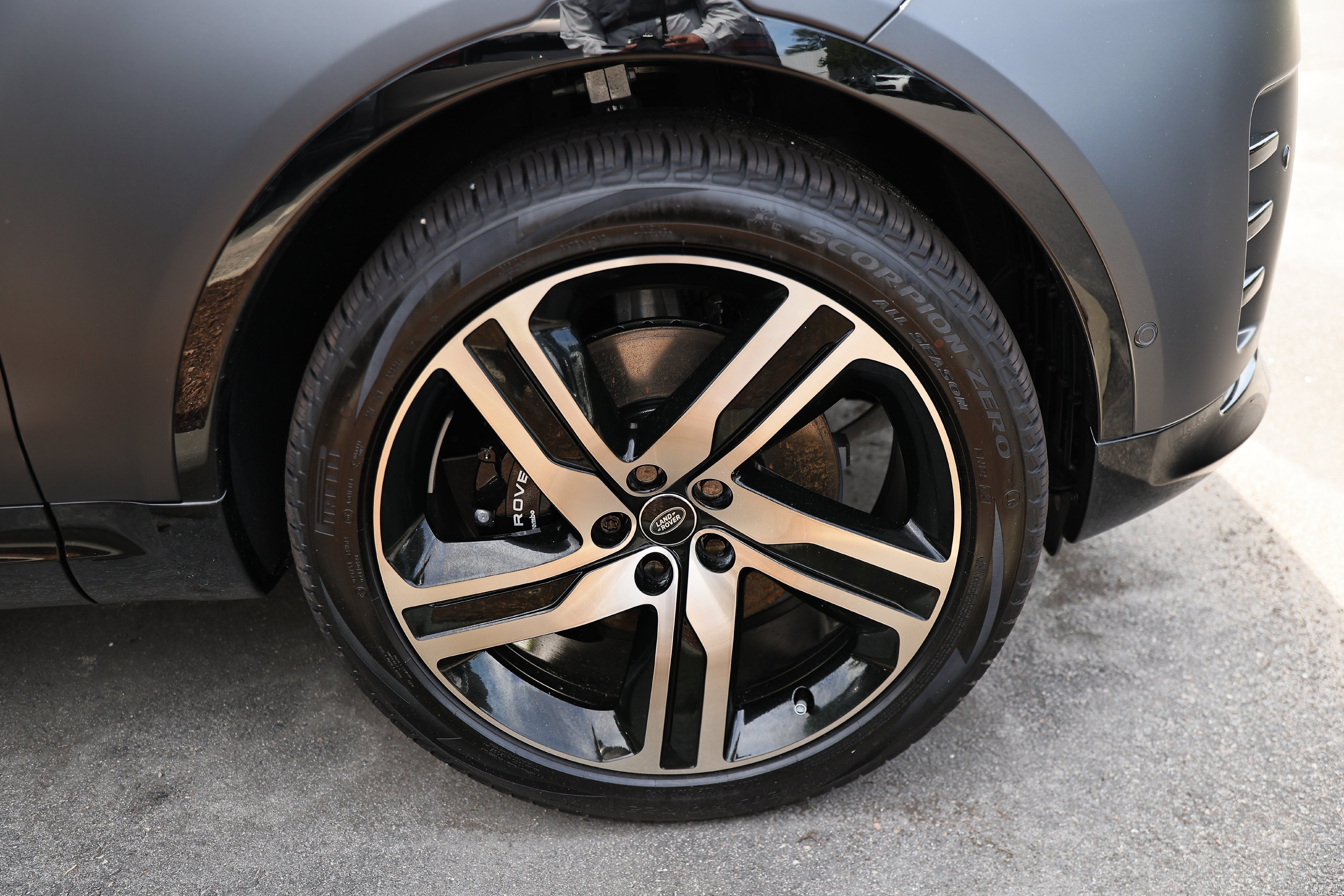 2026 Land Rover Discovery Tempest Edition - Photo 21
