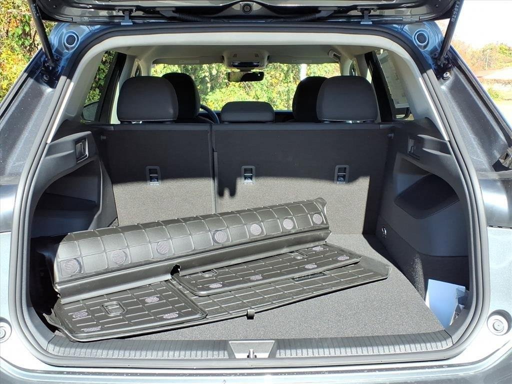 New 2026 Platinum Gray Metallic Volkswagen S image 21