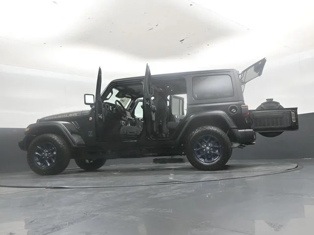 New 2026 Black Clear-Coat Exterior Paint Jeep 85th Anniversary Edition image 55