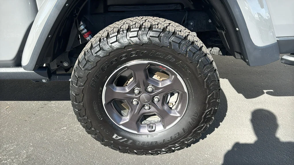 Certified Used 2021 Gray Jeep Rubicon image 11