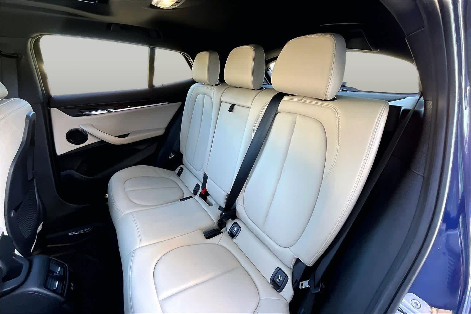 Used 2019 Mediterranean Blue Metallic BMW xDrive28i image 21