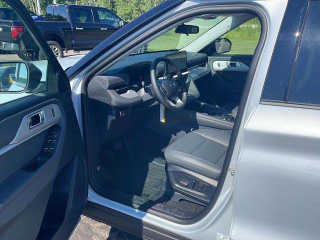 New 2026 Space White Metallic Ford Active image 10